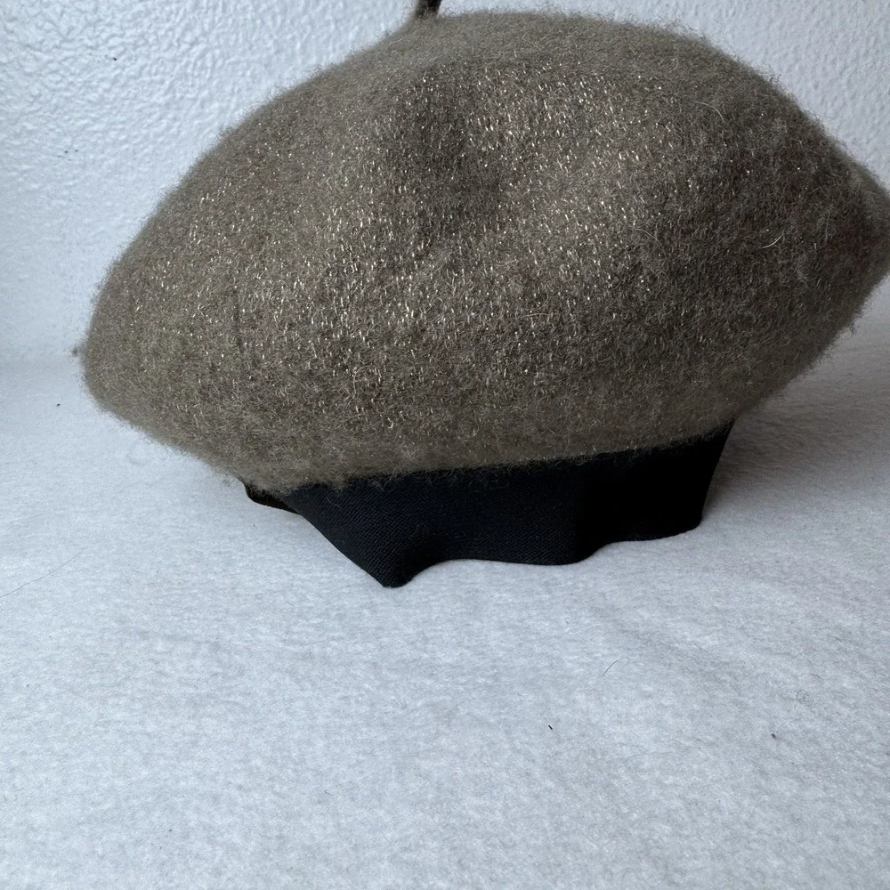 New CC Exclusives Taupe Gold Wool Beret Hat Soft Winter Neutral Parisian Preppy